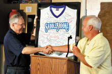 Ed Cussick thanks Joe Lestingi for a job well done; photo by Paul Jarzembinski