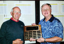 SMGA President Gan Avery (left) presents the President’s Cup plaque to 2014 Winner Len Kirklin.