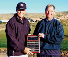 SMGA President Greg Tarr presents tournament plaque to 2015 Super Senior Champion Art Wieda