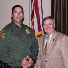 Border Patrol Officer George Gentzsch meeting with Vince Leach