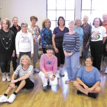 On Thursdays you’ll find the most advanced dancers in Rebecca’s line dance class at the MountainView Aerobics room. These ladies and gentlemen really master some dances with a high degree of difficulty - and do it well. Bravo!