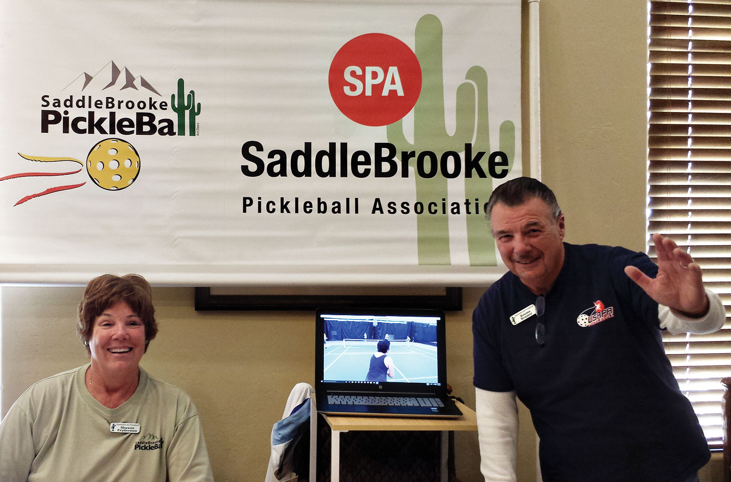 Shawne Cryderman and Bob “Kosmo” Kramer welcome SaddleBrooke residents to join SPA during the RAC fair.
