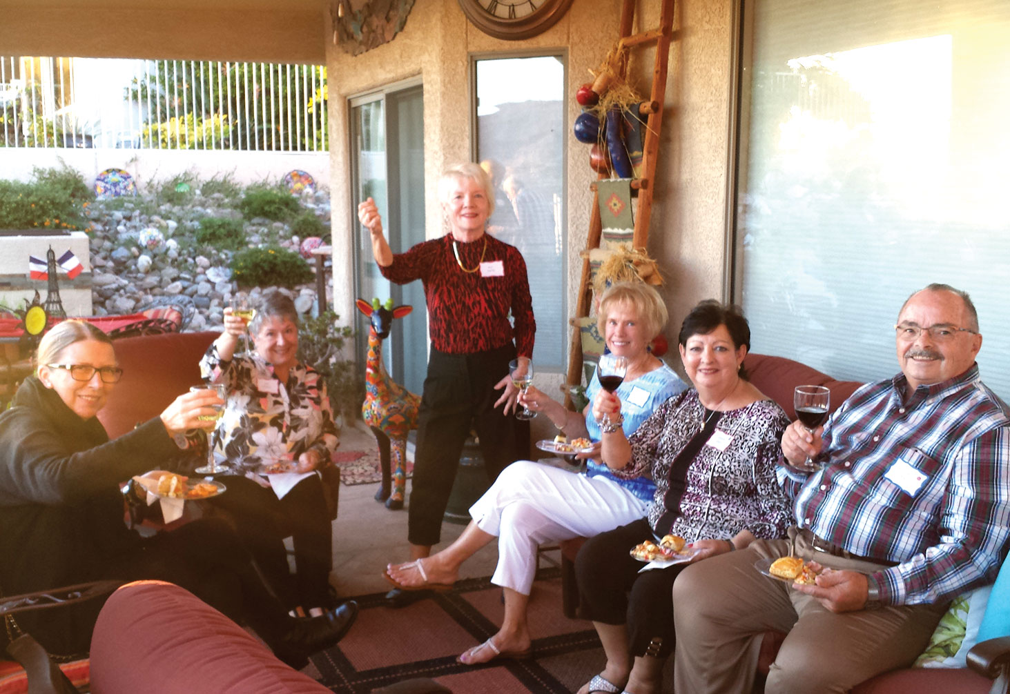 Toasting our dinner, left to right: Mylinda Guillen, Jan DiEnno, Pat Smith, Lennie Good, Linda and Jim Gray