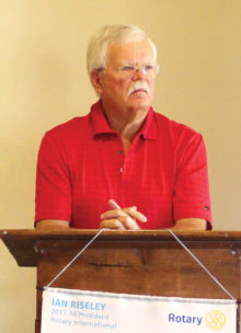 SaddleBrooke Community Outreach President Stephen Groth making a presentation to the SaddleBrooke Sunrise Rotary