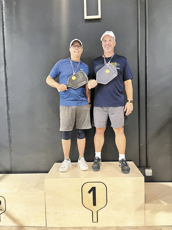 Gold medalists Dirk Anderson and Joel Ficke, Men's 4.0